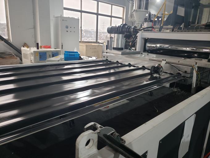 Línea de la máquina de extrusión de perfiles de PVC ASA 350 kg/h 1