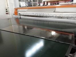 POM PE PP PA PPS PEEK CA Panel Línea de extrusión Proceso de la línea de extrusión de un solo tornillo 2 - 20 mm de espesor