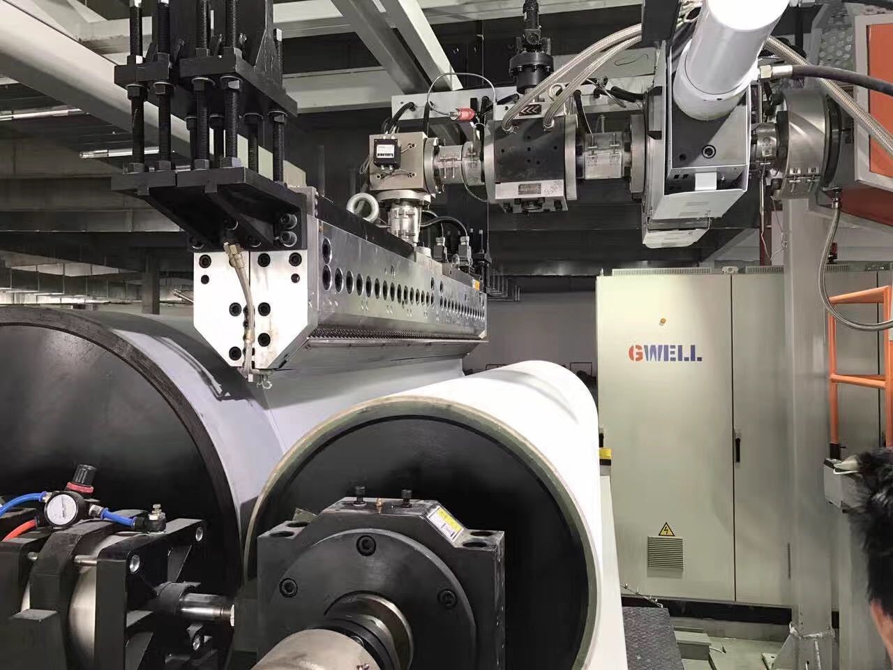 Últimos blogs de la empresa sobre Problemas comunes y consejos de optimización para las líneas de extrusión de película de encapsulación solar EVA