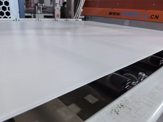 comprar Línea de extrusión de placas de sección hueca GWELL PP para anchura de 1220 mm-2400 mm y grosor de 2-10 mm con diseño de tornillo único o doble online manufacture