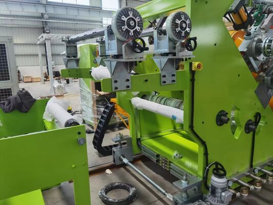 comprar Línea de producción de láminas de blíster de PP coextruido de 4 capas con ancho de 800-1500 mm y máquina extrusora de termoformado con salida de 300-700 kg/h online manufacture